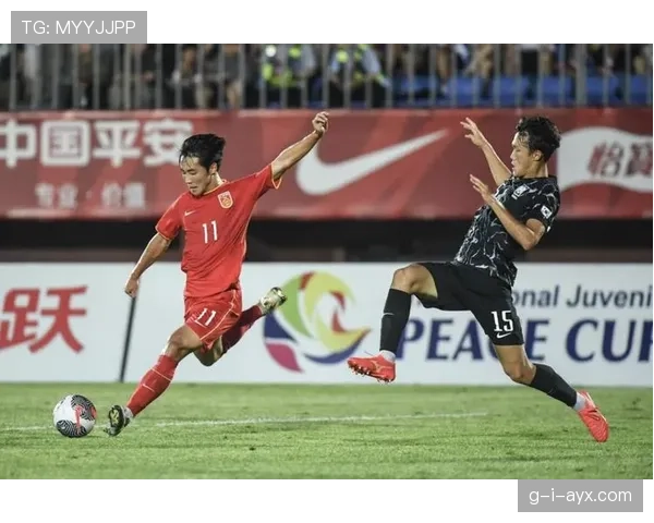 欧洲杯雨战经典回顾:湿滑绿茵上的激情与挑战 欧洲杯雨战经典回顾:湿滑绿茵上的激情与挑战