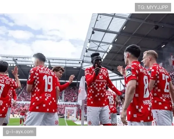 美因茨05逆转取胜，状态回暖点燃保级希望